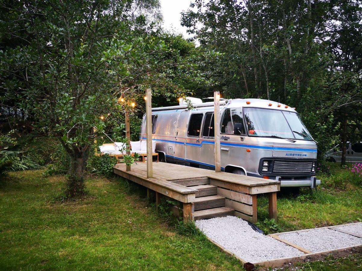 Glamping 1970 American Airstream Motorhome Ponsanooth Bagian luar foto