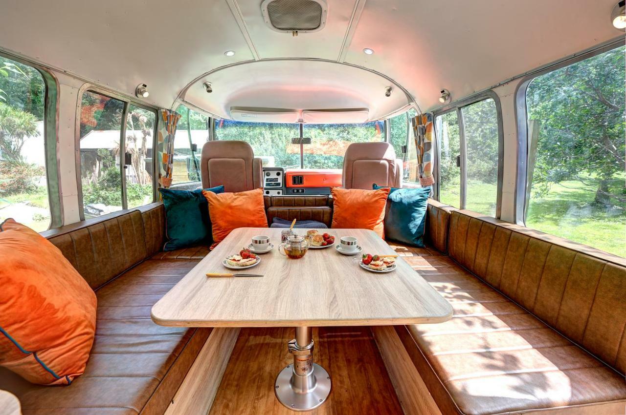 Glamping 1970 American Airstream Motorhome Ponsanooth Bagian luar foto