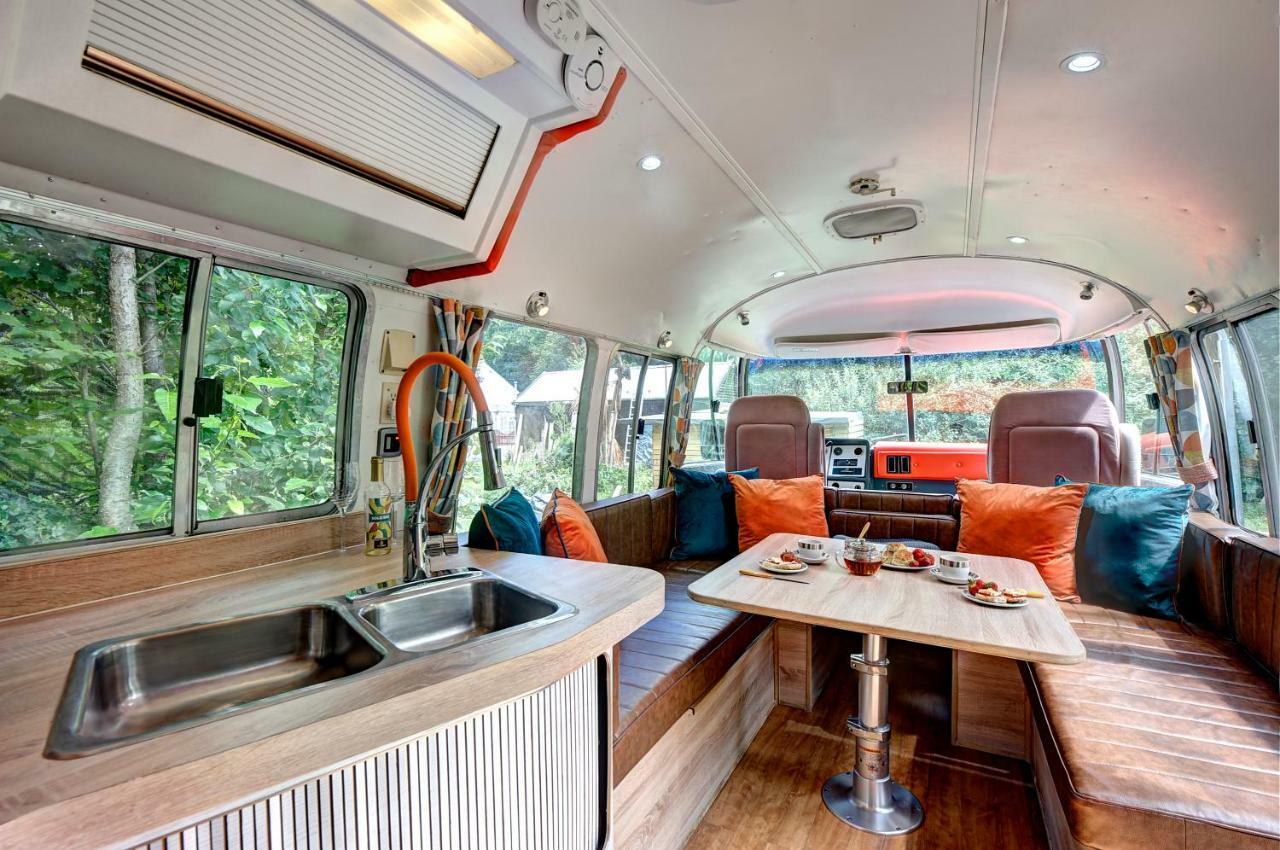 Glamping 1970 American Airstream Motorhome Ponsanooth Bagian luar foto